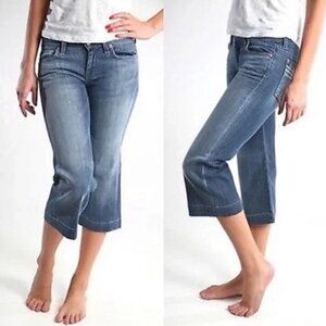 7 For All Mankind Capri Jeans 25 Dojo Cropped Distressed Medium Blue Vacation